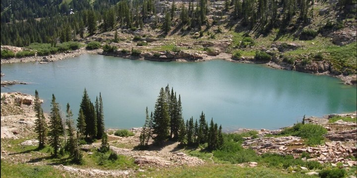Where is Cecret Lake